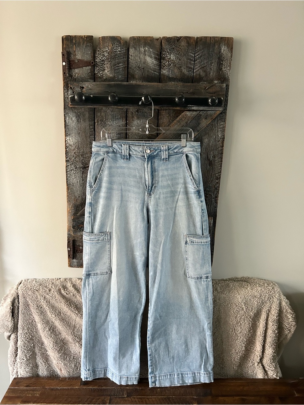 Women's American Eagle Wide Leg Light Blue Cargo Jeans for Women